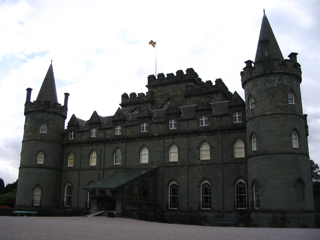 Inveraray Castle by Andrzej Schmidt