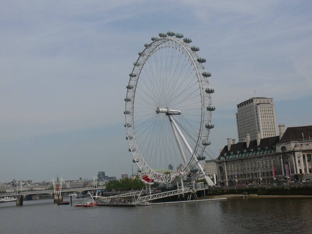 London Eye by Peter Masaryk