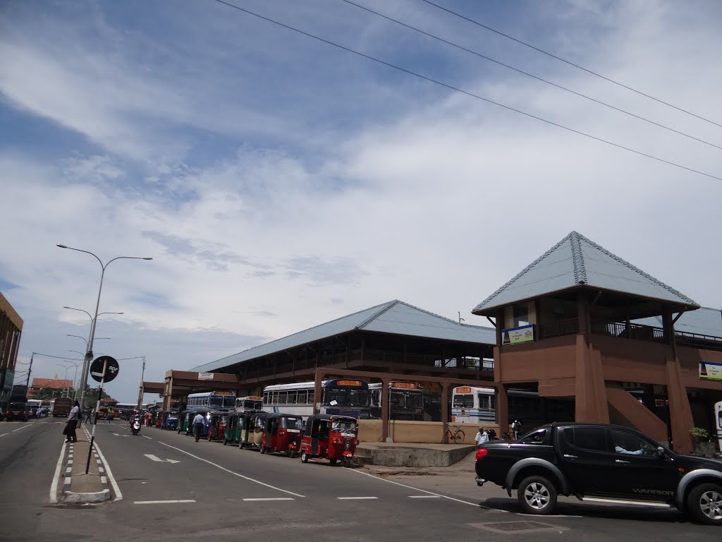 Matara Bus Station by jmsbandara