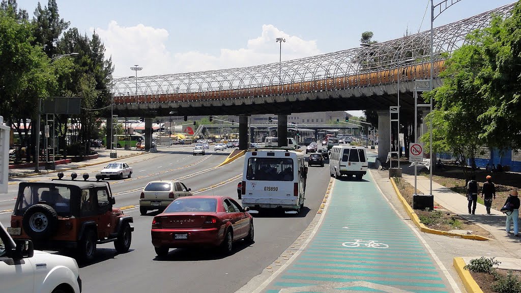 MEXICO Avda. Ingeniero E. Molina, Ciudad de México by Talavan