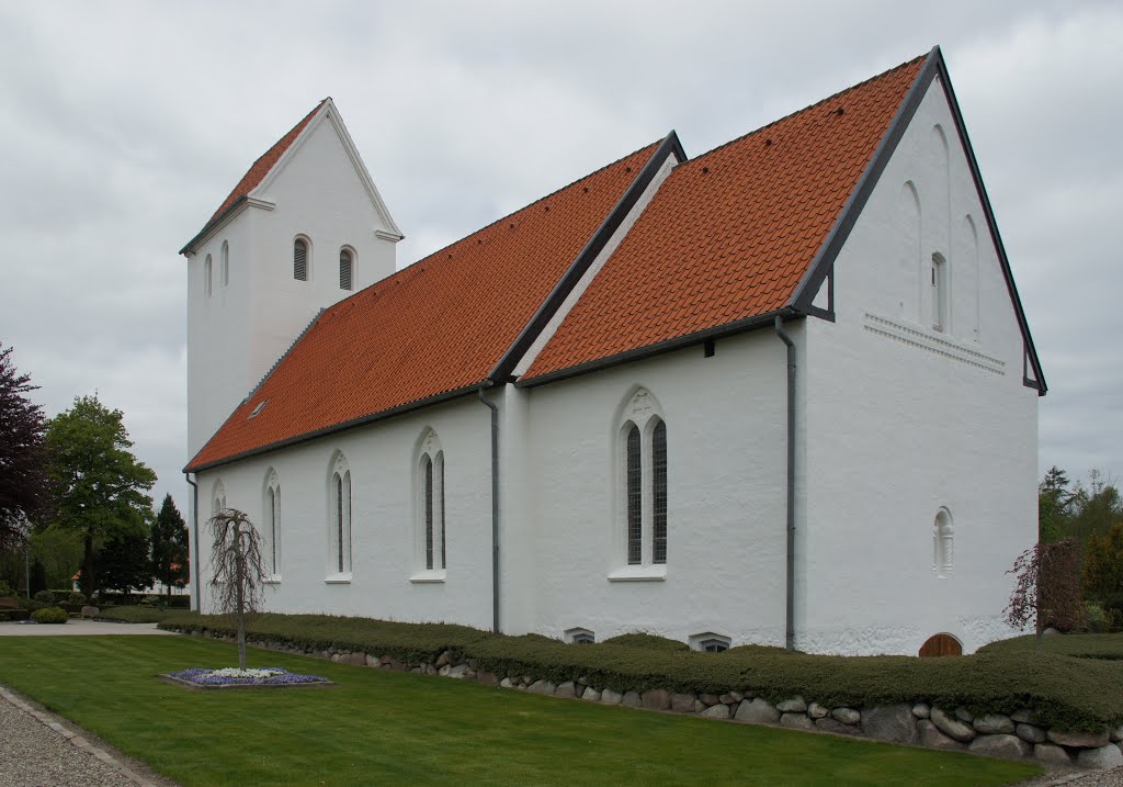 Ved Agerbæk kirke, 3. maj 2014 by papkassen