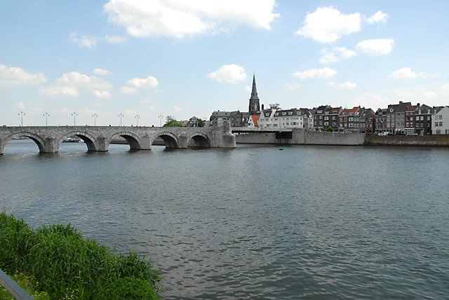 Fiume Mosa Maastricht by moreno bellini