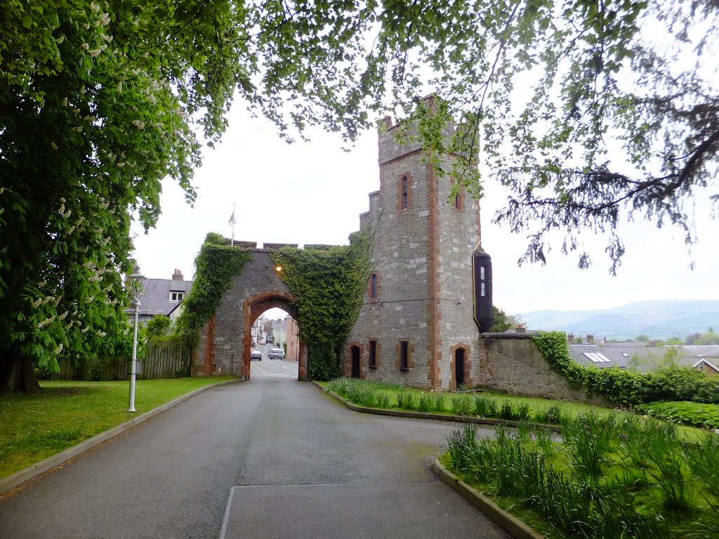 Ruthin Castle gatehouse by muba