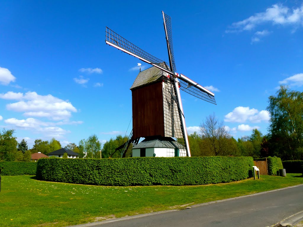 Sint-Martens-Latem Koutermolen uit de 14 de eeuw by joeri Goossens