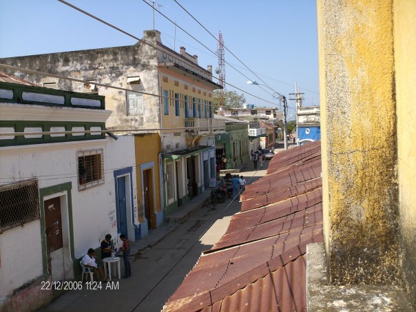 Barrio El Centro, Calle 3ra. by Alvaro Esparragoza M…