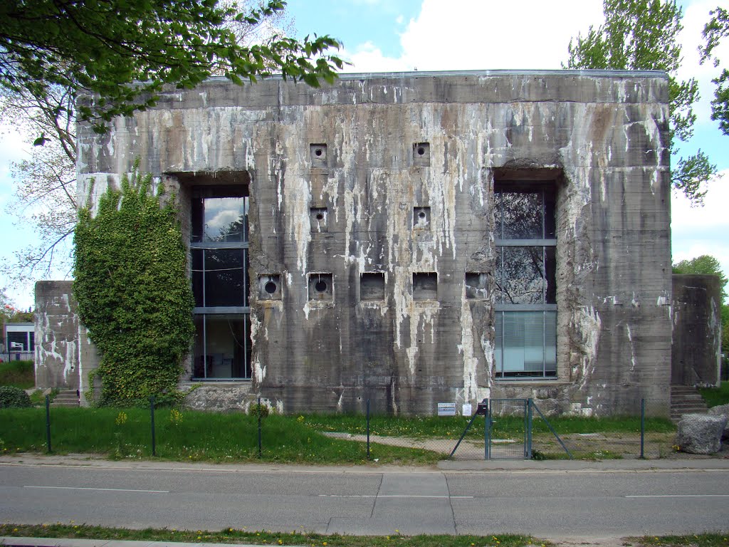 Flandernbunker by Christopher Kruse