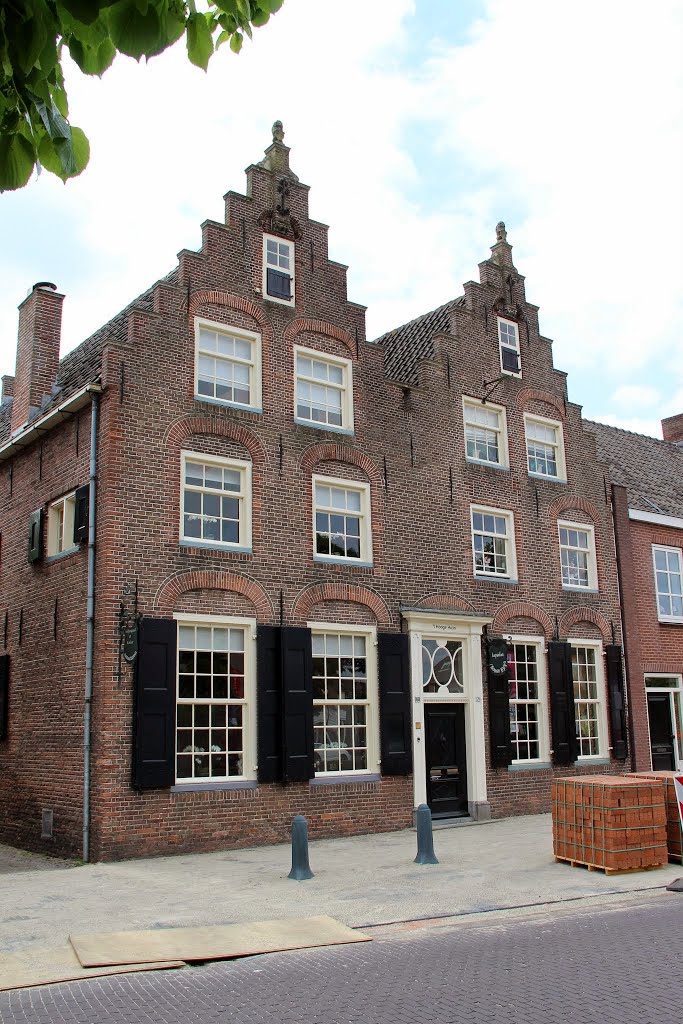 Scherpenzeel - Dorpsstraat 168 : Pand "Het Hooge Huis" by Scholte