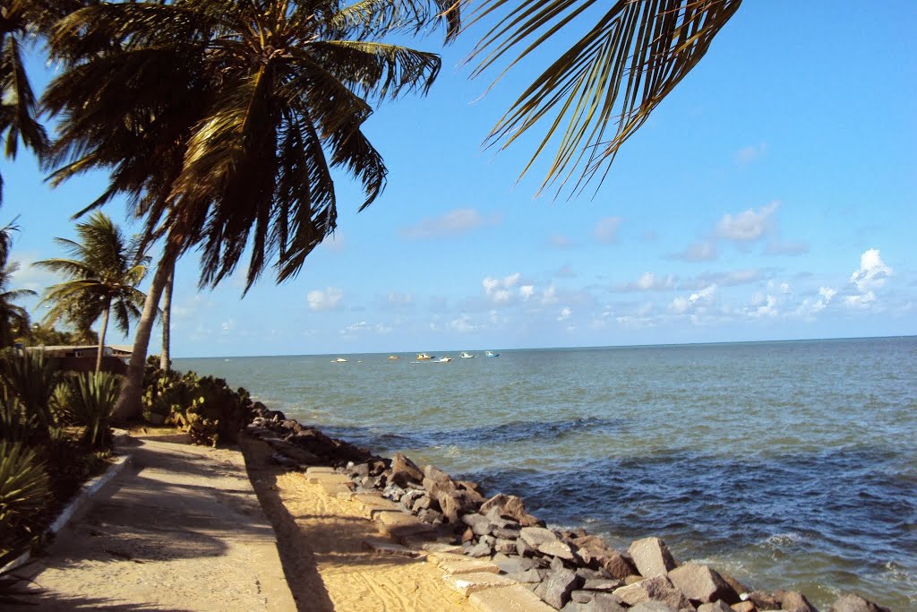 Privatização do espaço público em frente à praia do Janga, Paulista, Pernambuco, Brazil by Orlando de Almeida Calado