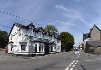 Crown Inn, Llantwit Fardre by GwynSD