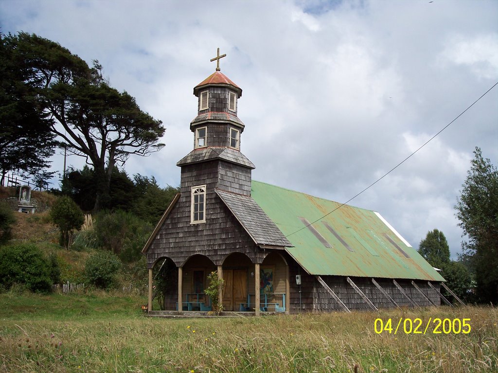 Iglesia madera en Huillinco by Onofre Pascual