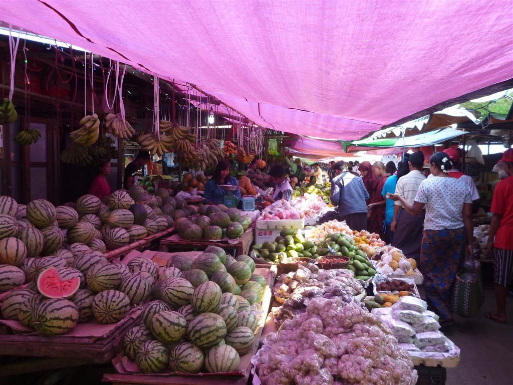 Nyaung Shwe Market , ตลาดเมืองยองชเว by Medhasith