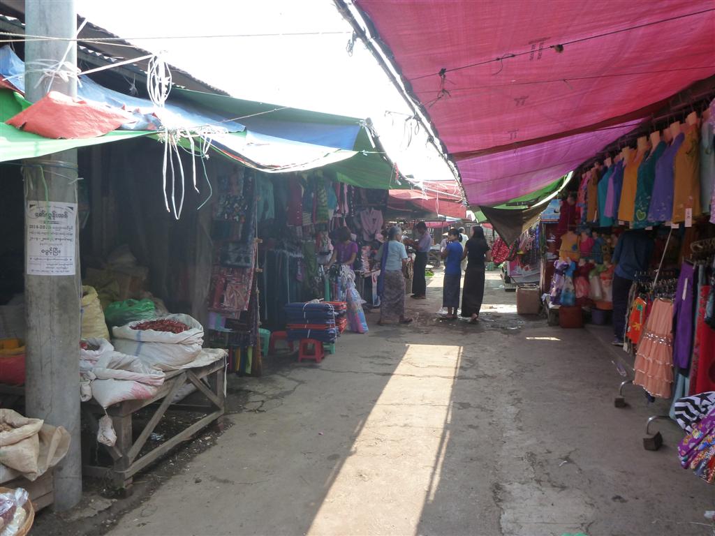 Nyaung Shwe Market , ตลาดเมืองยองชเว by Medhasith