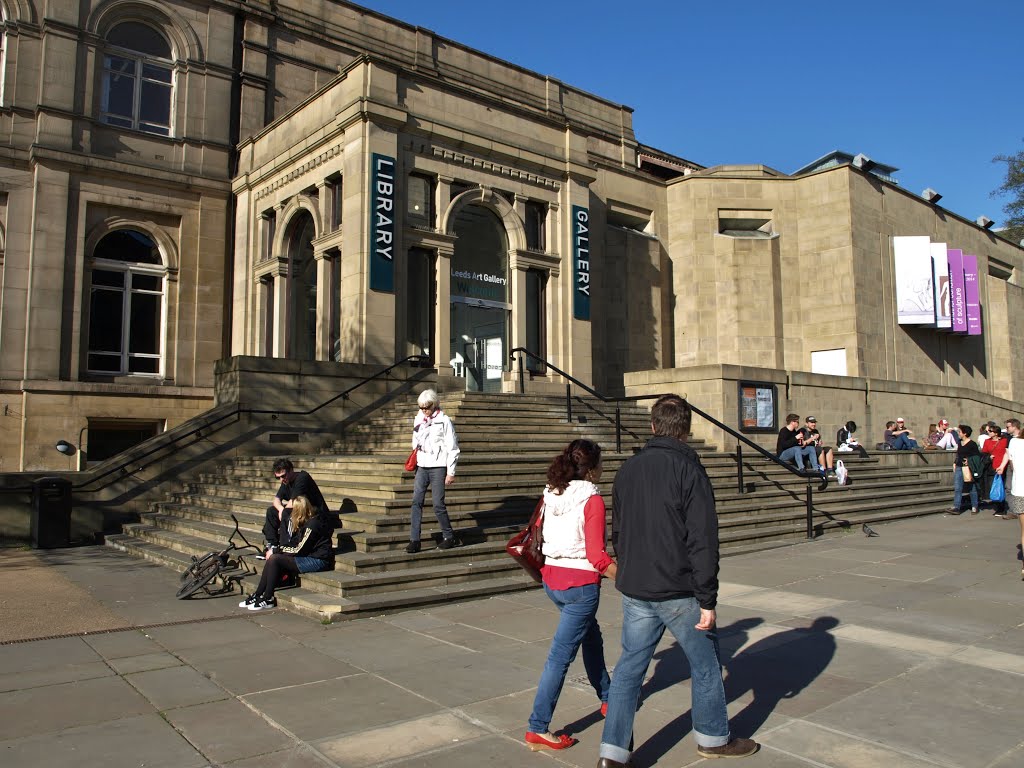 Leeds Art Gallery, Yorkshire, England, designed by architect William Henry Thorp (1852-1944). by Hans R van der Woude