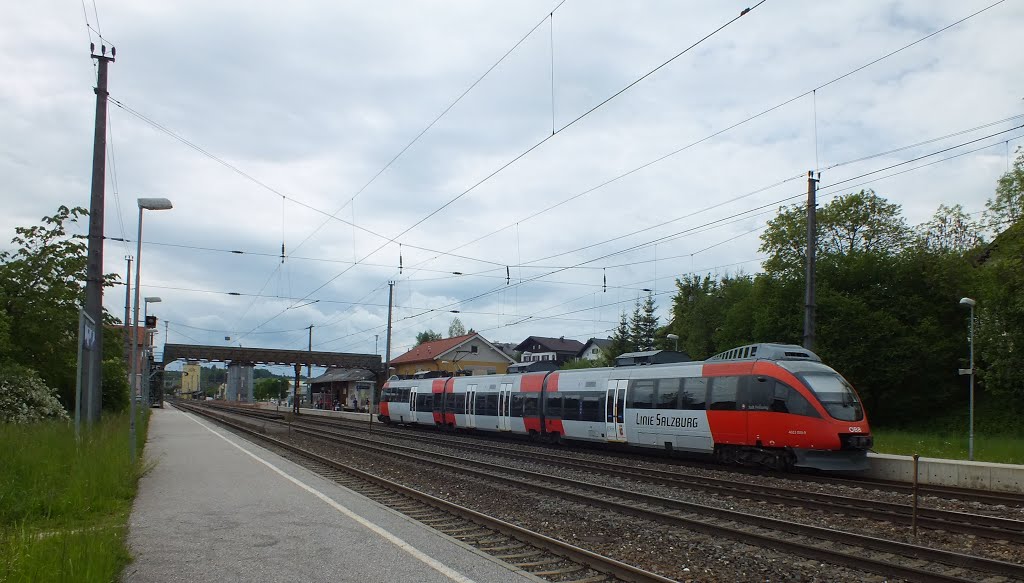 Railway station Seekirchen am Wallersee by jurek1951