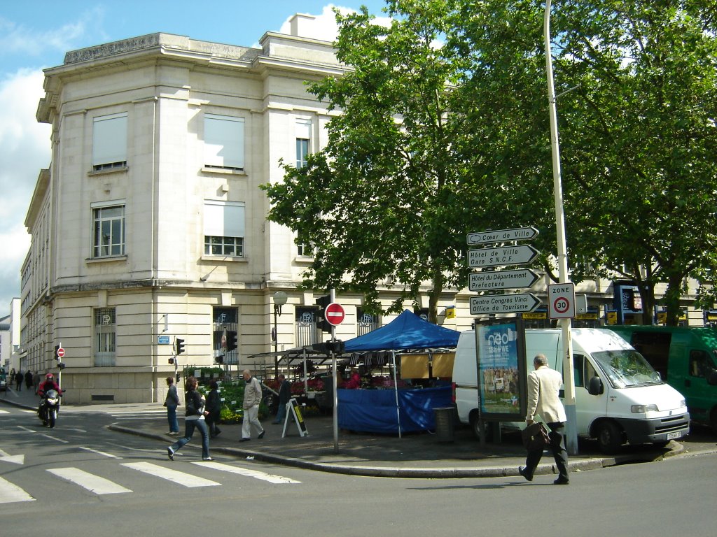 La Poste, Boulevard Béranger by Julux