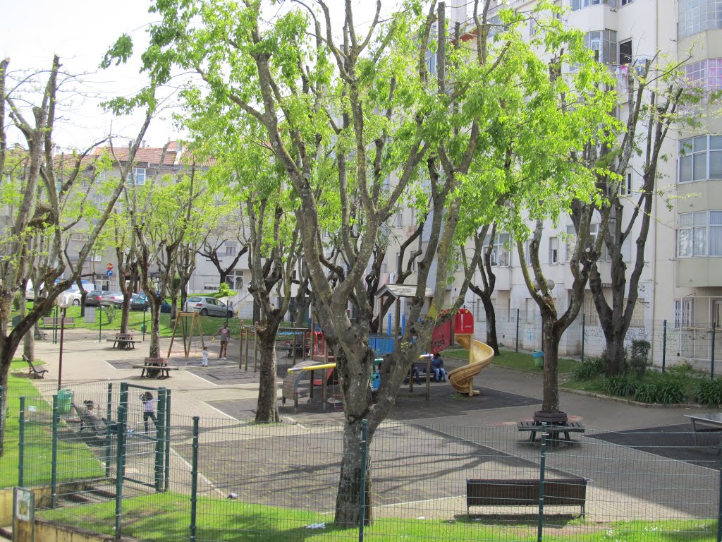 Reboleira - Parque infantil, 2013Abr by Luís Boléo