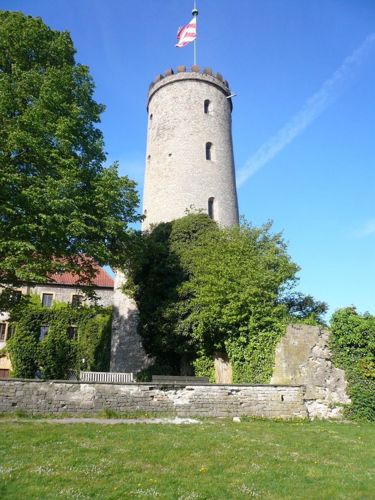 Bielefeld, sparrenburg 2007 by achauffeur