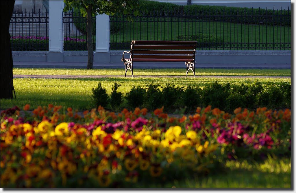 A parkban by Mádi József