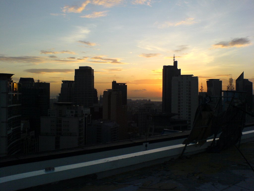 Makati City Sunset (view from BPI Buendia Center Roofdeck) by seabournlegend