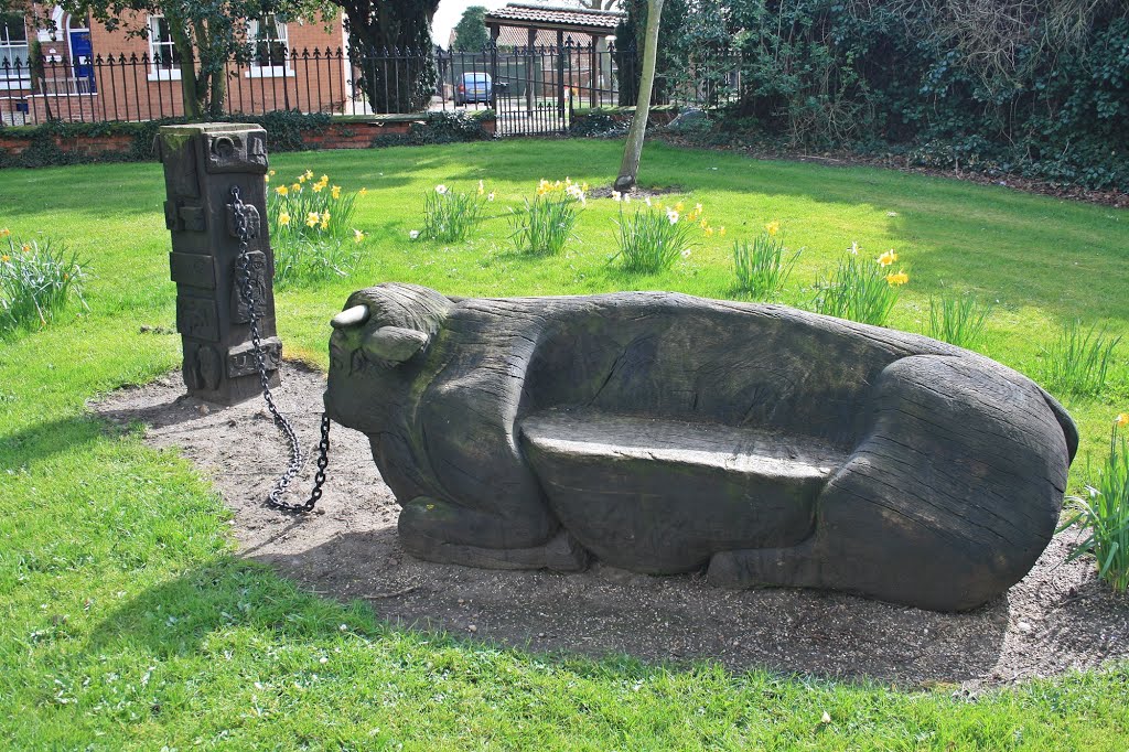 Wooden Bull seat ~ Bassingham ~ Lincolnshire by Steve. D