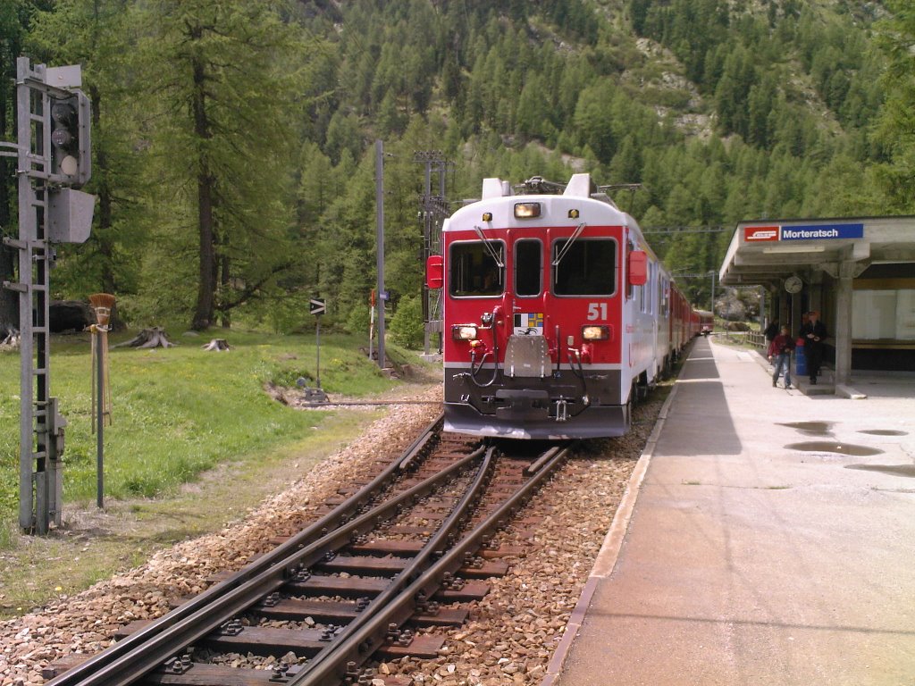 Die kleine Rote - Station Morteratsch GR. by Steffen Richter