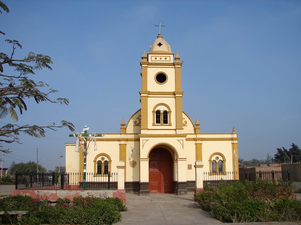 Iglesia Cachiche, Cachiche, Ica, Perú by perutoptours.com