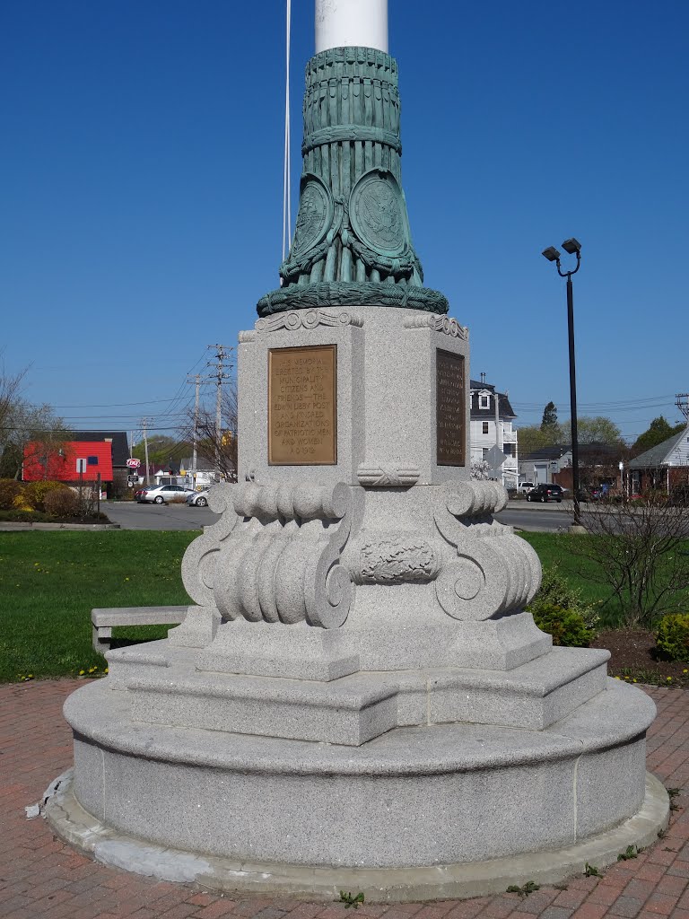 Civil War Memorial Flagpole, Rockland, Maine by Taoab