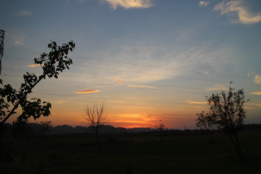 The dawn - Bình minh ở Ninh Khánh, Ninh Bình by nguyễn đăng lân