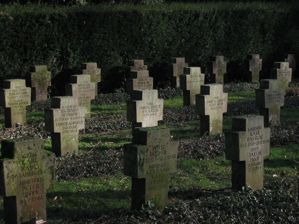 4 Unknown Soldiers in a Row by Alphabet Puzzle