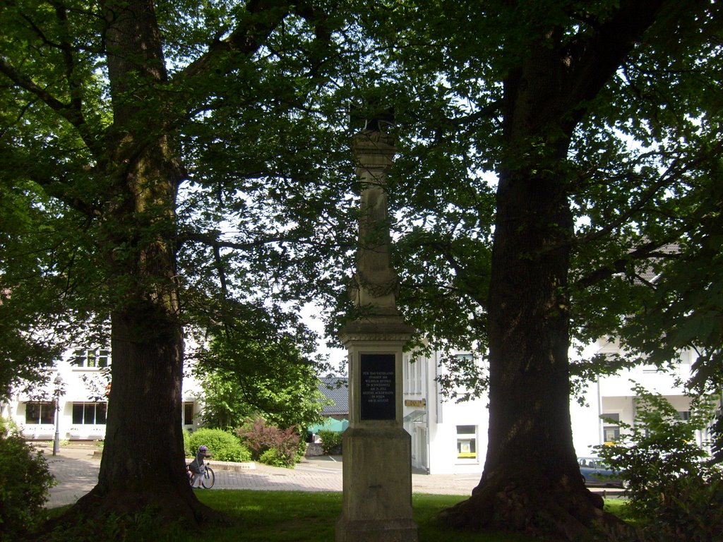 Kriegerdenkmal nähe des Stadtparks by Sauerland-im-Herzen