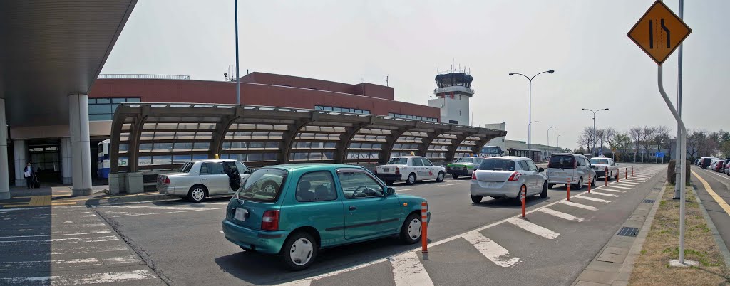 Aomori Airport , 青森空港 by ztanuki