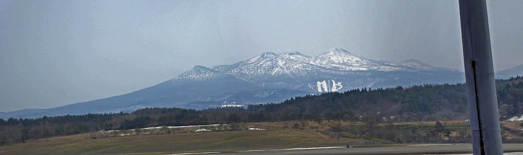 Aomori Airport , 青森空港 by ztanuki