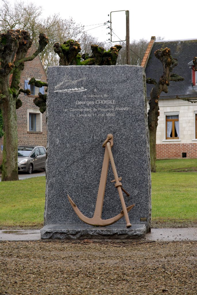 Beaumetz-les-Loges, stèle en l'honneur de George Croisile, premier capiataine du paquebot France by eurasia21