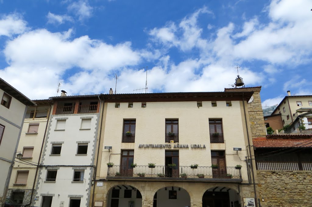 Ayuntamiento de Salinas de Añana (Álava). País Vasco. España. by María Fernando