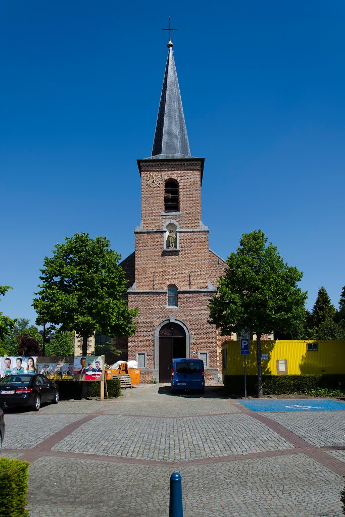 Engsbergen-Tessenderlo, Sint-Luciakerk . by Ronny Daems