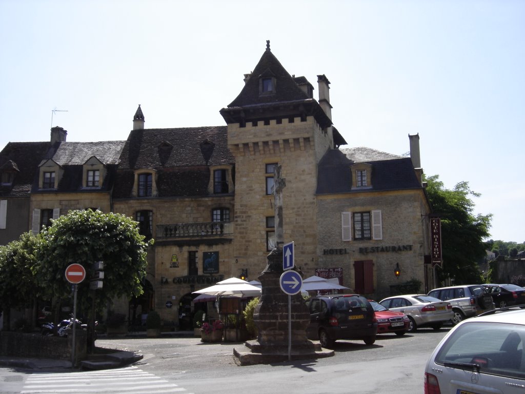 Hotel la Couleuvrine à Sarlat by Bernard DUPONT