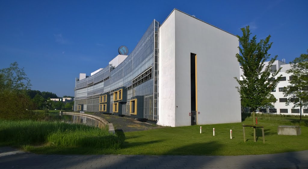 Martini Ziekenhuis in Groningen, ontworpen door Arnold Burger van Architectenbureau Burger en Grunstra in Alkmaar, thans SEED Architects. by Hans R van der Woude