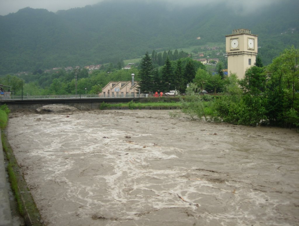 Alluvione in Val Chisone - TO (29 maggio 2008) by Tundrablu