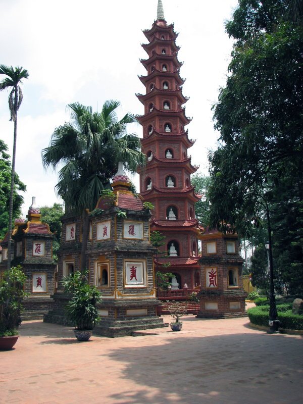 Yên Phụ, Tây Hồ, Hà Nội, Vietnam by mircea costiniuc