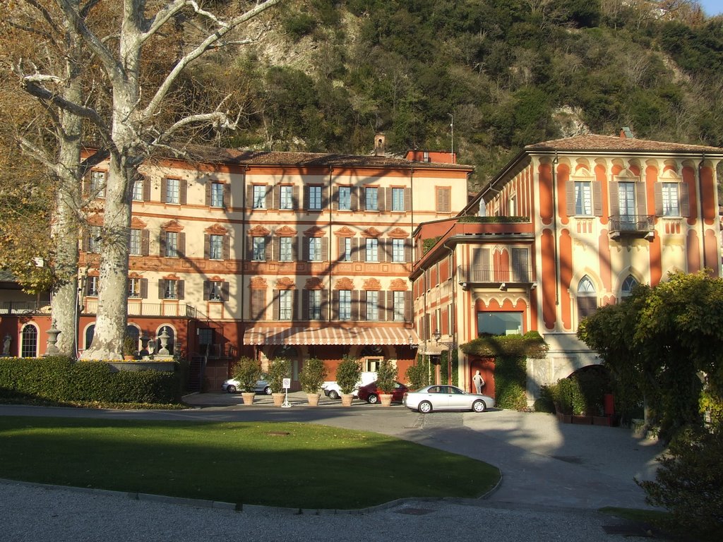 Villa d'Este . Il pavillon - Cernobbio by virginiocastelli