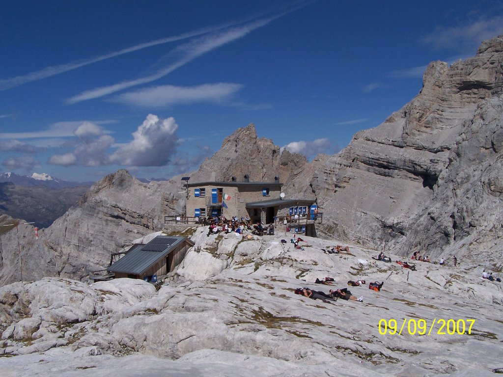 Rifugio XII Apostoli by katiabazzani