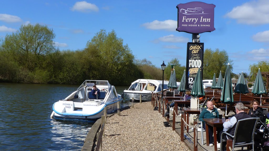 Outside the Ferry Inn April 2014 by watshot