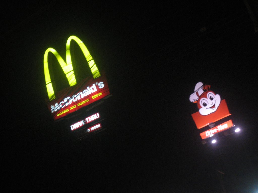 McDonald's vs Jollibee by discjockey_deejay