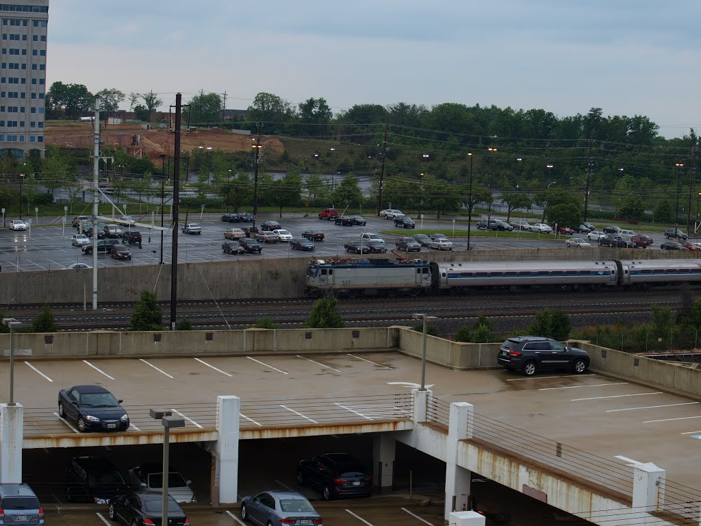 Amtrak Commuter Train by Ray Gasnick III