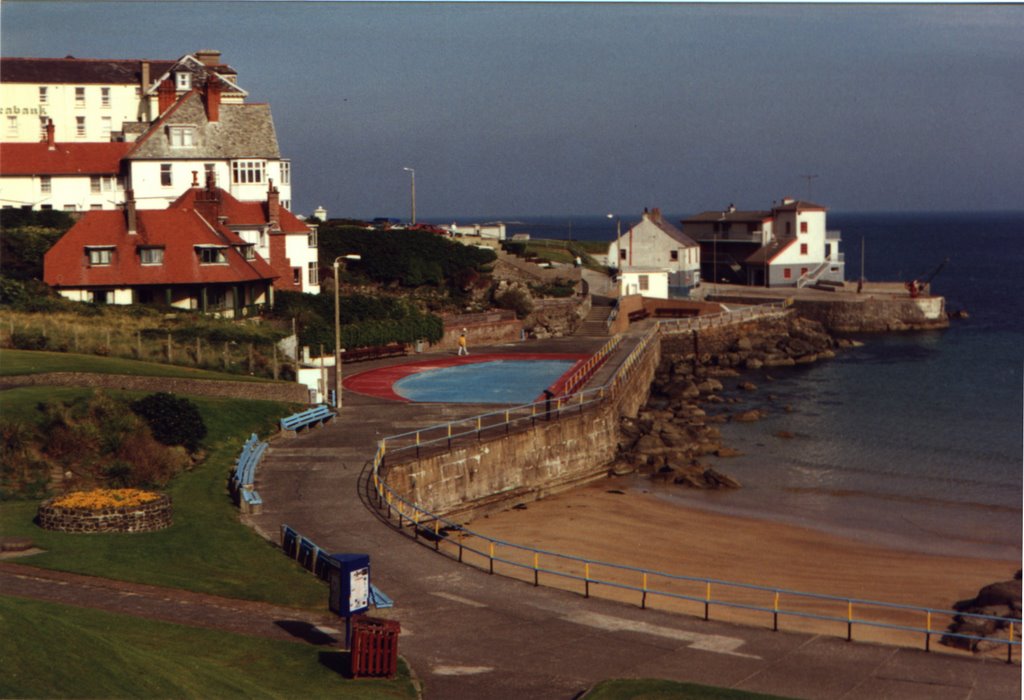 Portrush BT56, UK by Len Firewood