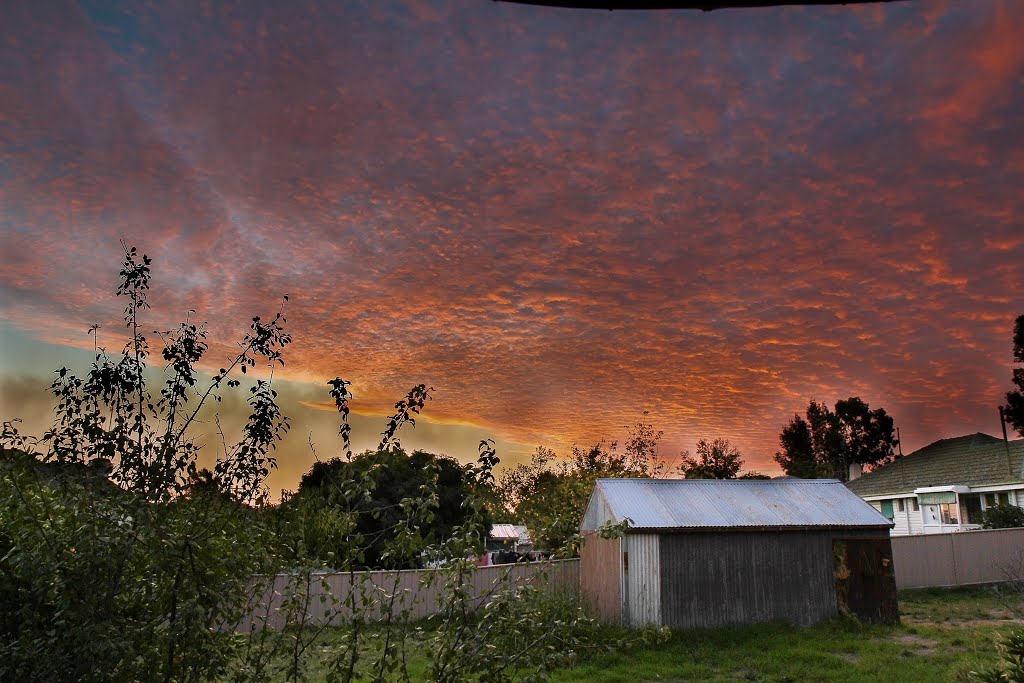 Sunset in Bendigo by jgilbo