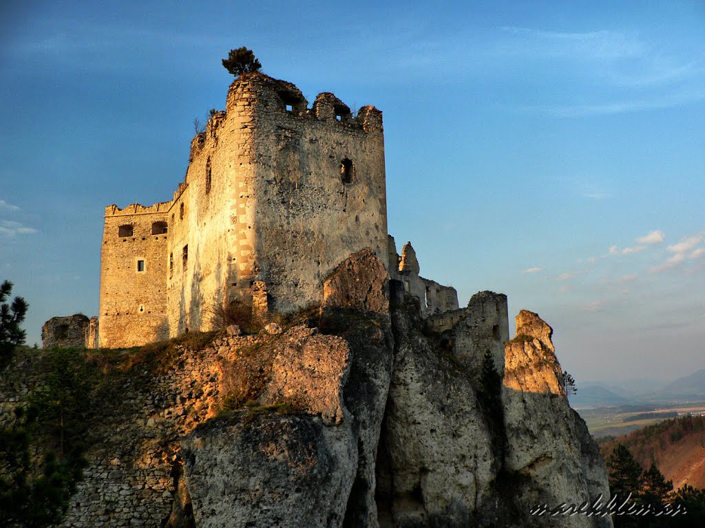 Lietavský hrad by Marek Kleman