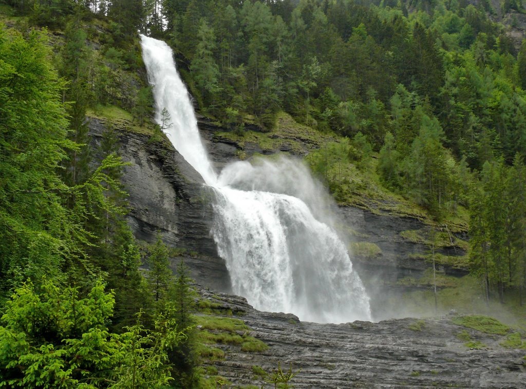 Cascade du Rouget by Wilphid