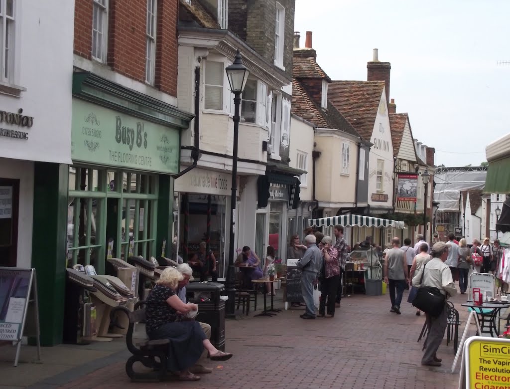 Faversham on market day by tonywatson