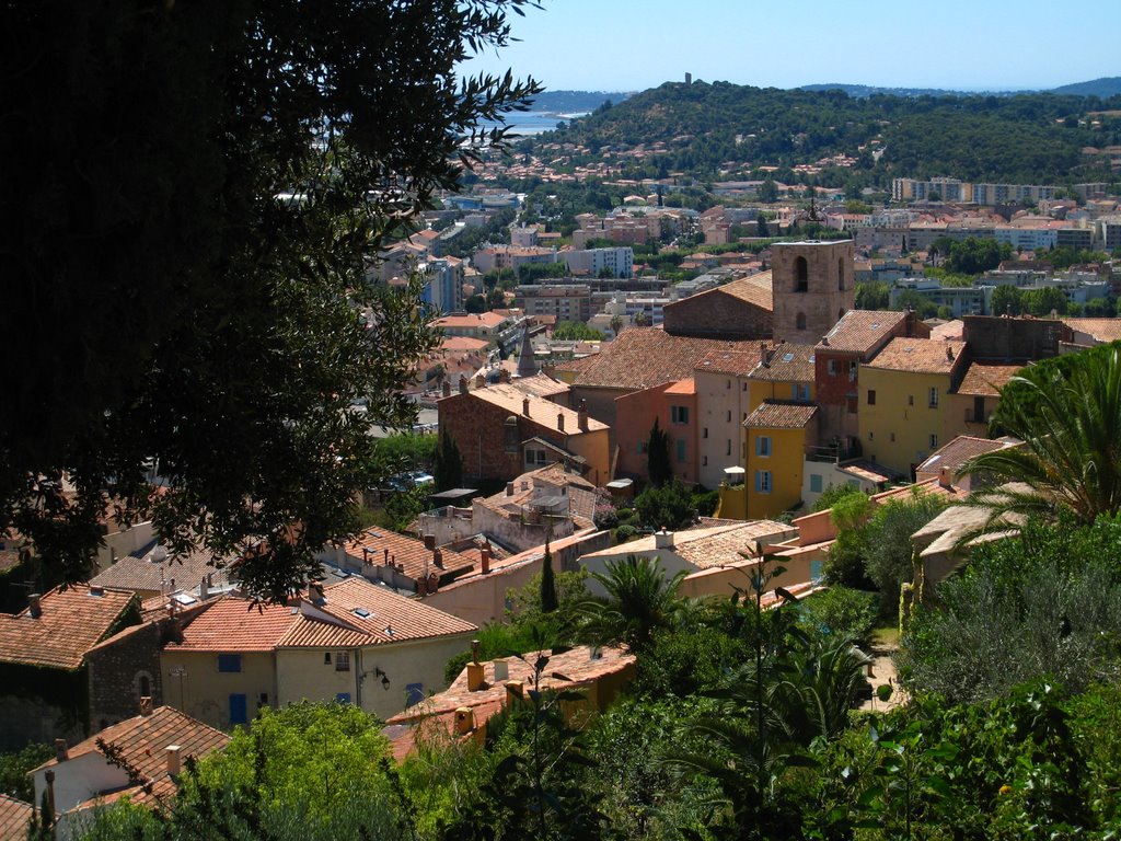 <le vieux Hyères vu de la villa de Noailles by Obergeot